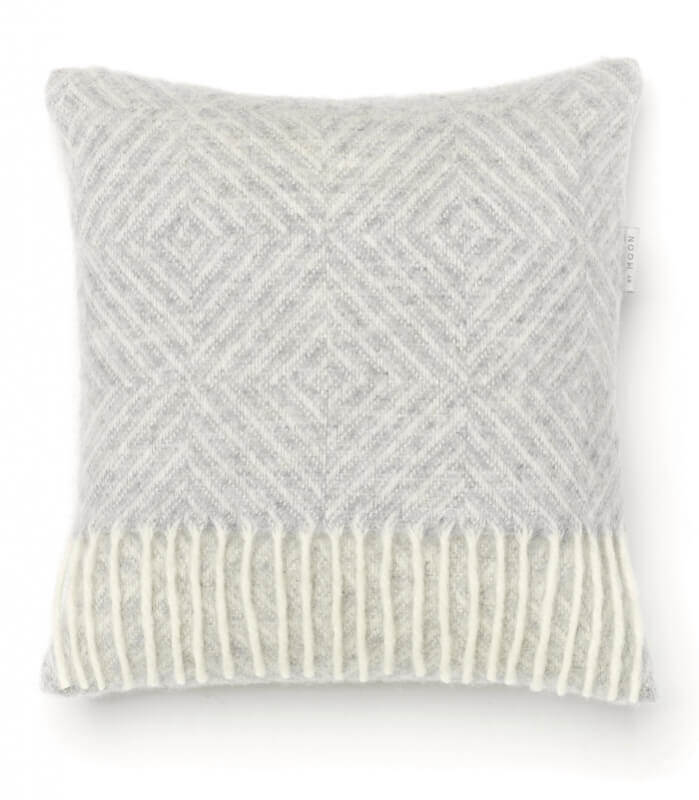 Coussin Bebe Gris X Cm Plaid Addict Vente En Ligne De Moins De 50